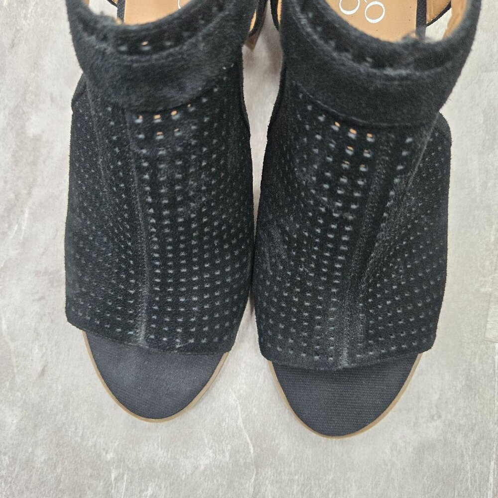 Franco Sarto Heeled Sandals Sz 8 Black Perferated Suede Dressy Block Heel Shoes - Picture 3 of 12